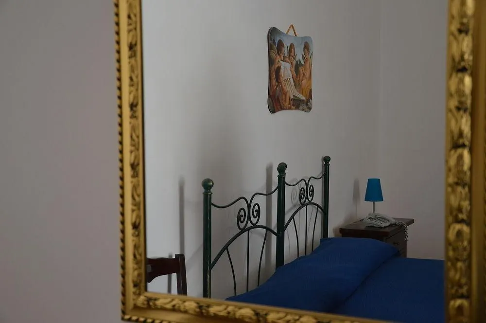 Affittacamere Istituto Antonacci Rooms Lecce